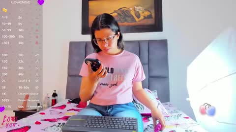 Vahiolet smith online show from March 22, 2026, 3:21 am