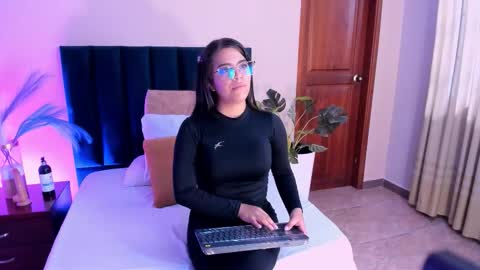 VaiaLowell online show from March 2, 2026, 6:26 pm