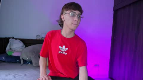 Snapshot of vailot_winx chatting on May 31, 2026, 10:11 pm V I O L ET online show from May 31, 2026, 10:11 pm