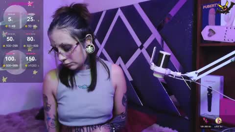 Vainilla Independent model online show from April 21, 2026, 1:42 am