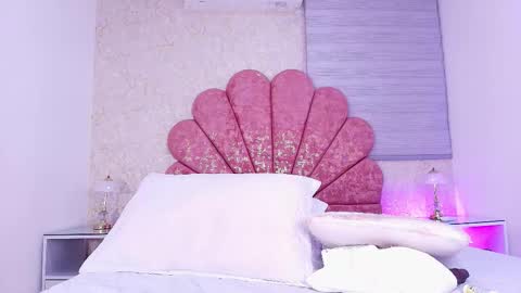 Vaiolet colls online show from February 18, 2026, 12:01 pm