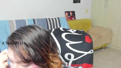Snapshot of vaioletuwu chatting on February 16, 2025, 3:26 am Vaiolet1314 online show from February 16, 2025, 3:26 am