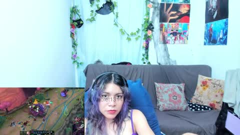 Vaiolet1314 online show from April 2, 2026, 3:48 am