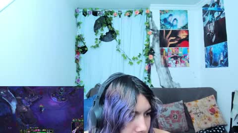 Vaiolet1314 online show from April 3, 2026, 12:19 am