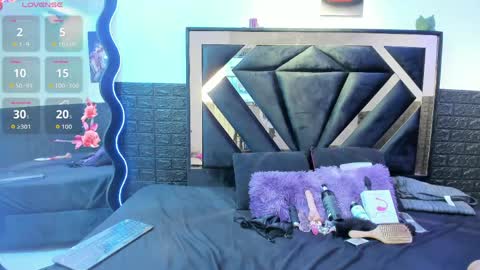 valentina online show from June 3, 2026, 8:47 pm