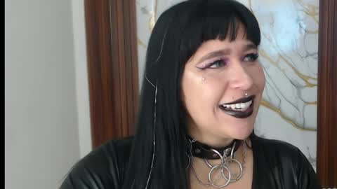 valen_ross7 online show from April 12, 2026, 10:31 am