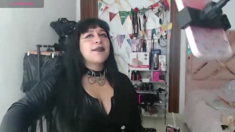 Snapshot of valen_ross7 chatting on July 4, 2026, 1:01 am valen_ross7 online show from July 4, 2026, 1:01 am