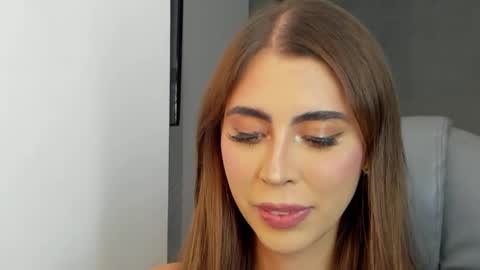 Snapshot of valenjonex chatting on January 4, 2025, 10:34 pm Angela online show from January 4, 2025, 10:34 pm