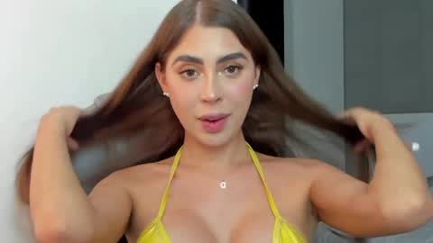 Snapshot of valenjonex chatting on February 6, 2025, 9:38 pm Angela online show from February 6, 2025, 9:38 pm