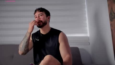 valenthinoking online show from October 25, 2025, 5:51 pm