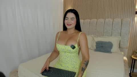 valentina robertson online show from May 24, 2026, 9:09 pm
