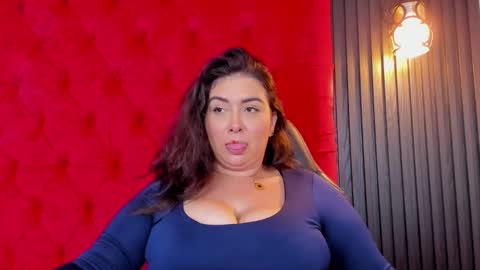 Valentina online show from November 7, 2025, 7:36 pm