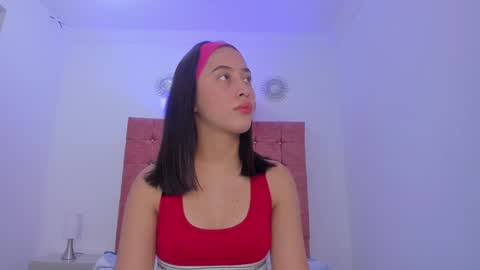 Snapshot of valentina_cortes72 chatting on February 8, 2025, 11:44 am Valentina online show from February 8, 2025, 11:44 am