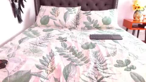 Valen Ferrer online show from October 7, 2025, 7:00 pm