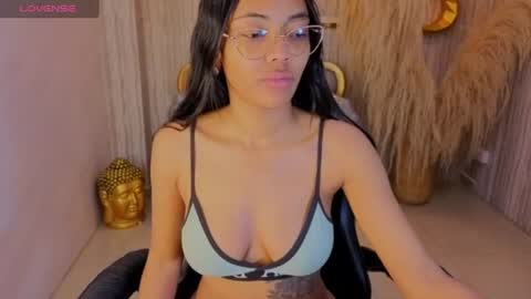 Snapshot of valentina_gomez_s chatting on July 3, 2026, 12:33 pm Valentina online show from July 3, 2026, 12:33 pm