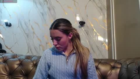 Valentina online show from November 5, 2025, 3:12 pm