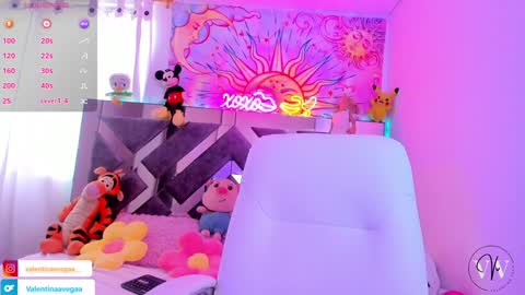 Snapshot of valentina_vegaa chatting on December 30, 2024, 9:19 pm Val online show from December 30, 2024, 9:19 pm