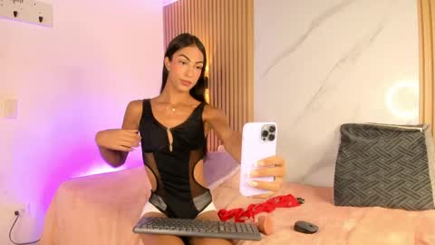Snapshot of valentinaliux_ chatting on April 22, 2026, 12:07 pm valentinaliux_ online show from April 22, 2026, 12:07 pm