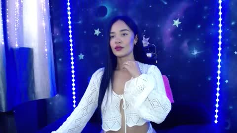 valentinarojass_ online show from February 13, 2026, 2:13 pm
