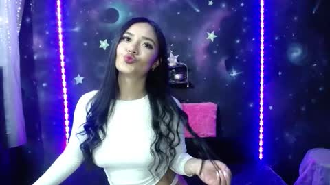 valentinarojass_ online show from February 17, 2026, 1:51 pm