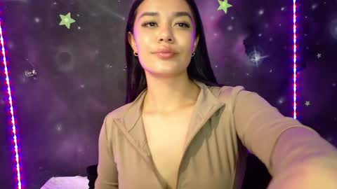 valentinarojass_ online show from June 1, 2026, 7:04 pm
