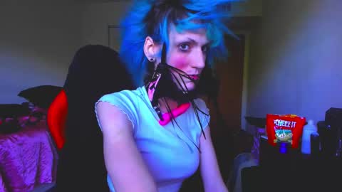 Tina Bates online show from September 15, 2025, 12:38 pm