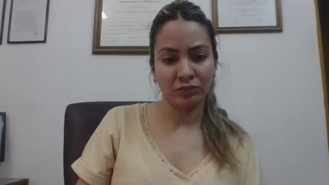 valentinaseleni24 online show from October 16, 2025, 10:22 pm