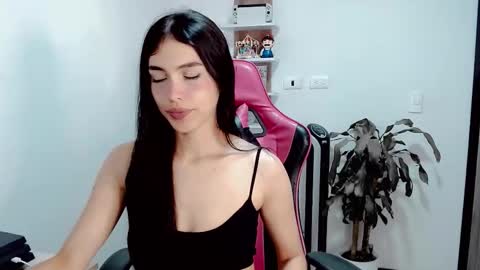 Snapshot of valentinasweet_ chatting on November 7, 2025, 12:10 am Valentina online show from November 7, 2025, 12:10 am