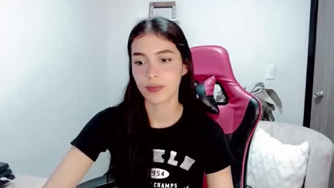 Snapshot of valentinasweet_ chatting on November 11, 2025, 1:49 am Valentina online show from November 11, 2025, 1:49 am