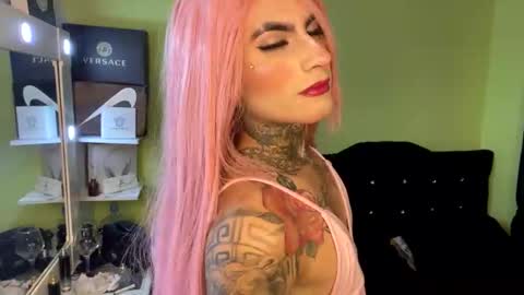 valentino_bs online show from January 19, 2026, 4:11 pm