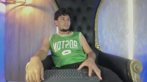 Snapshot of valentino_russo chatting on March 2, 2026, 6:37 pm VALENTINO online show from March 2, 2026, 6:37 pm