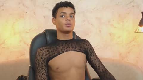 valentino_thompson online show from September 20, 2025, 7:59 pm