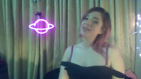 Snapshot of valeri_cove chatting on December 19, 2024, 9:18 am Valeri Cove online show from December 19, 2024, 9:18 am
