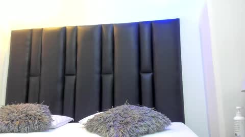 valeri_tafur online show from February 27, 2025, 10:37 am