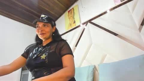 valeria_gil_ online show from April 17, 2026, 3:42 am