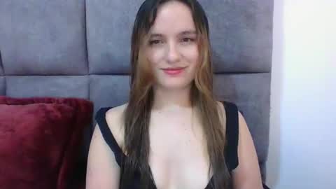 valeriafrannco online show from January 10, 2025, 7:21 pm