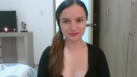 valeriafrannco online show from January 30, 2025, 2:49 am