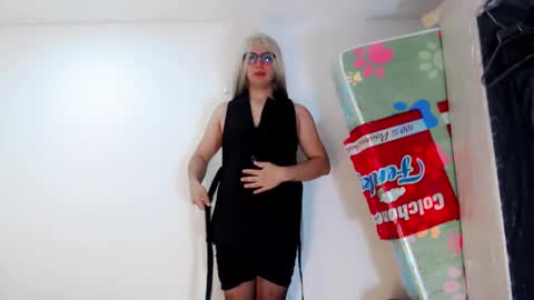 valeriagill_ online show from September 18, 2025, 11:51 pm