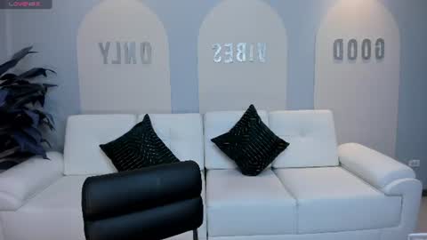 Snapshot of valeriaroldanx chatting on June 24, 2026, 11:20 am Valeria online show from June 24, 2026, 11:20 am