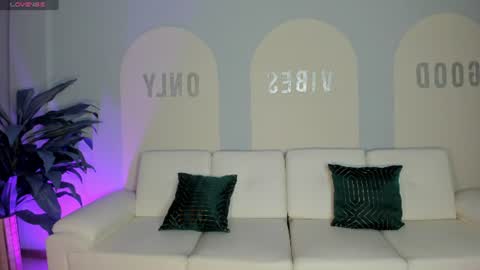 Snapshot of valeriaroldanx chatting on July 1, 2026, 11:23 am Valeria online show from July 1, 2026, 11:23 am