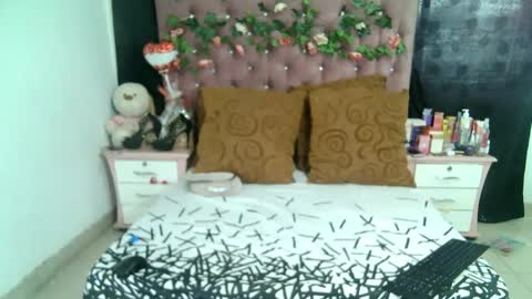 La valerie26 online show from September 19, 2025, 12:50 pm