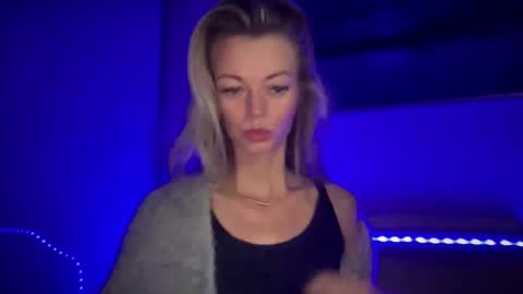 Valerie  online show from September 17, 2025, 7:21 am