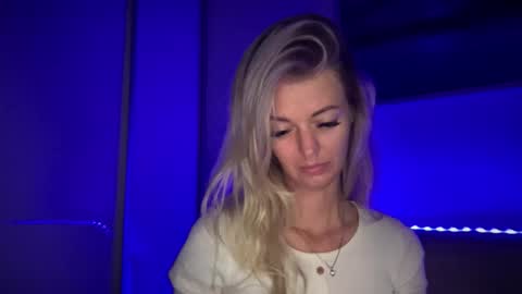 Valerie  online show from September 19, 2025, 9:26 pm