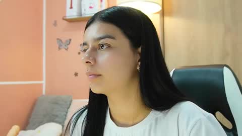 Juli C online show from February 24, 2025, 9:31 pm