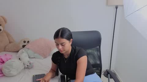 Juli C online show from September 25, 2025, 11:52 pm