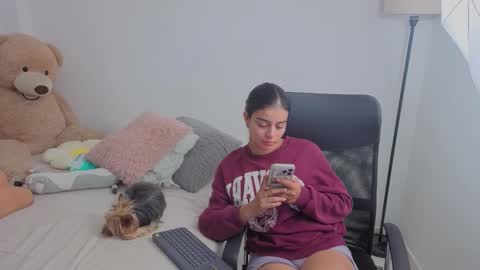 Juli C online show from November 6, 2025, 12:44 am