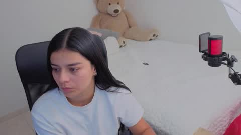 Juli C online show from February 7, 2026, 1:20 am