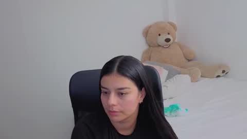 Juli C online show from February 17, 2026, 1:24 am