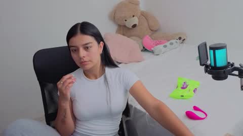 Juli C online show from March 25, 2026, 12:49 am