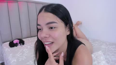 Cris  online show from March 3, 2025, 3:31 pm